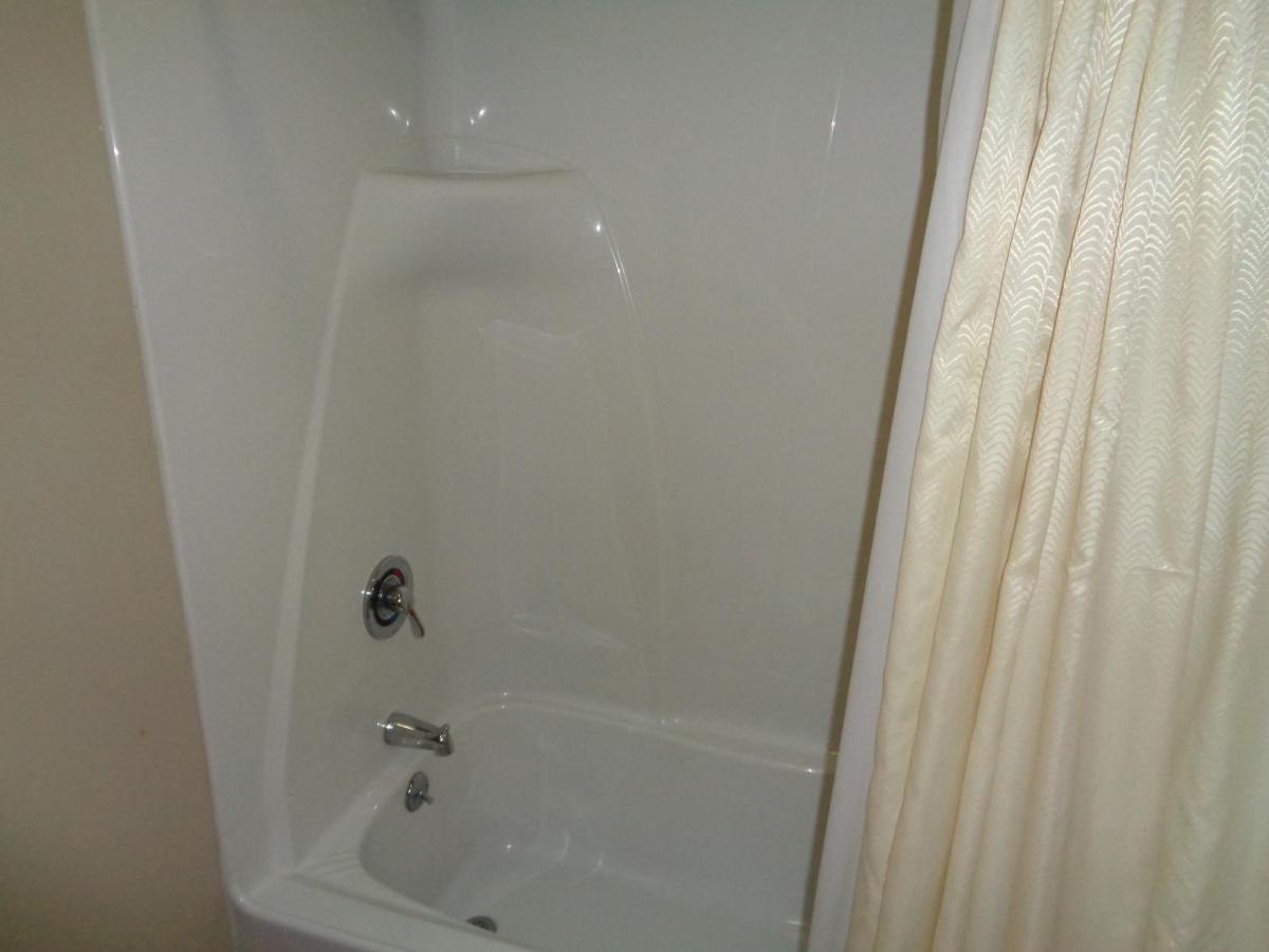 Du Quoin Fairgrounds Inn מראה חיצוני תמונה