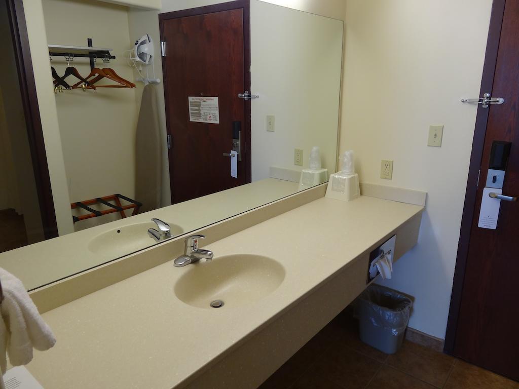 Du Quoin Fairgrounds Inn מראה חיצוני תמונה